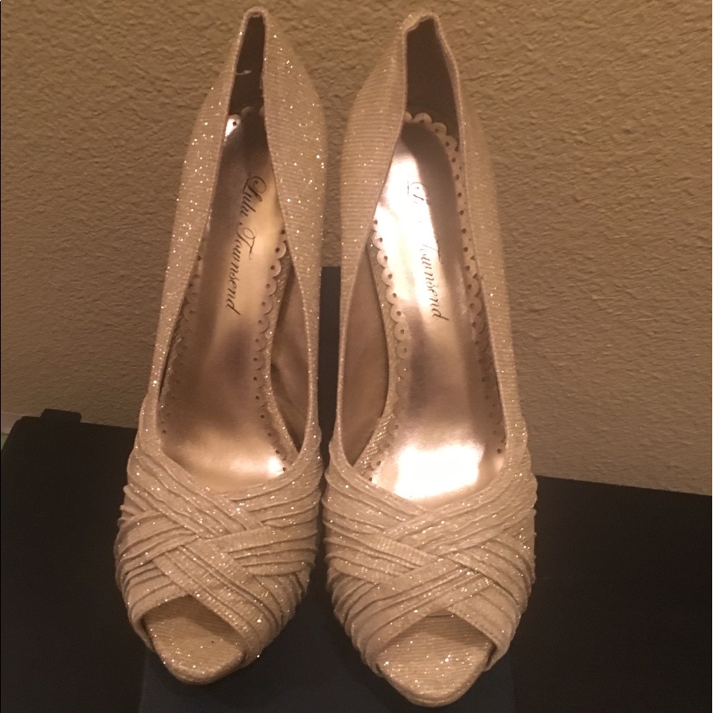 Peep toe Heels